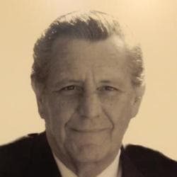 Dr. Alejandro Petra