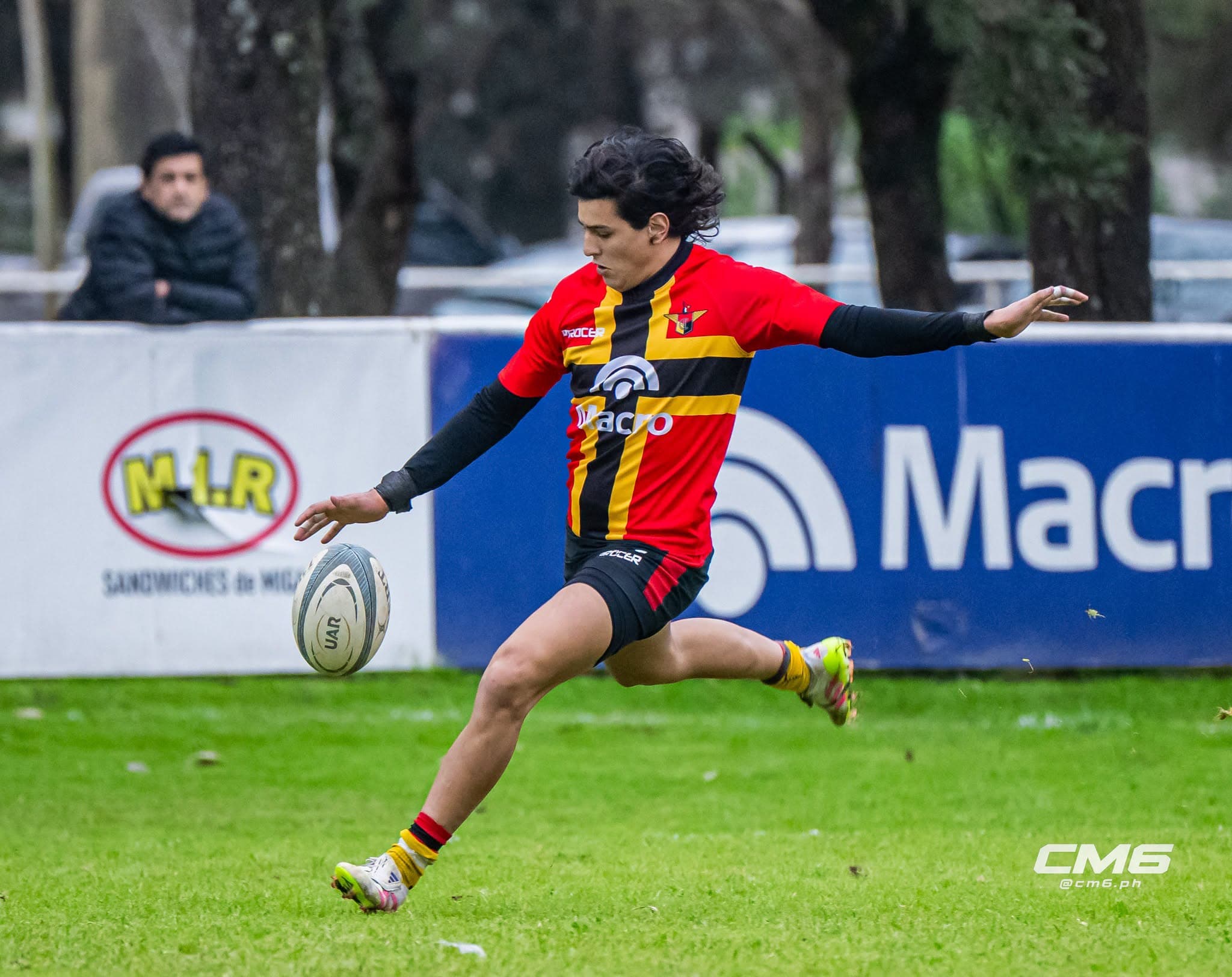 Con 33 puntos de Cipriano Cerrutti Cardenales ganó un clásico tremendo y continúa invicto en lo más alto